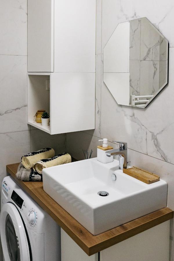 Woody - Comfy Apartment In Siska Ljubljana Exterior photo