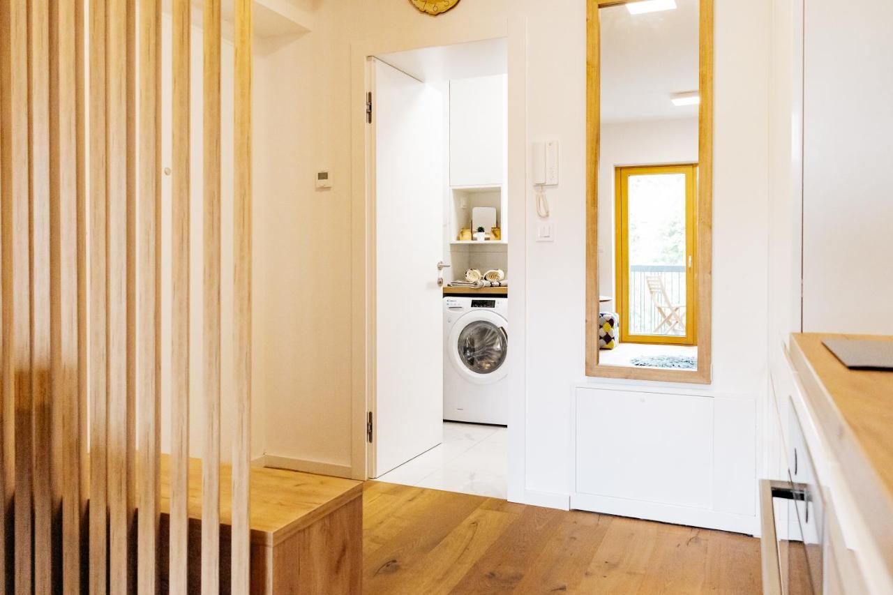 Woody - Comfy Apartment In Siska Ljubljana Exterior photo